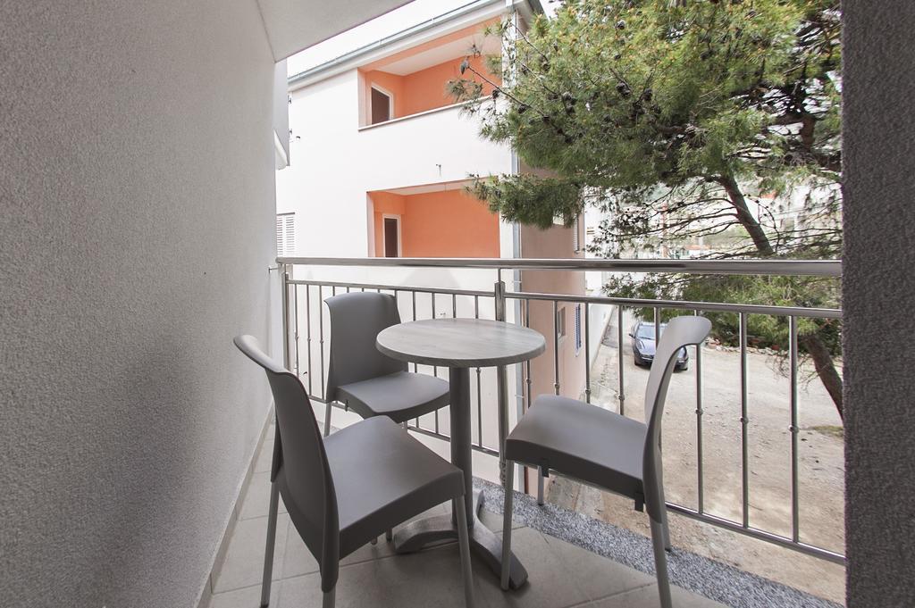 Villa Klara Guest House Baška Voda Buitenkant foto