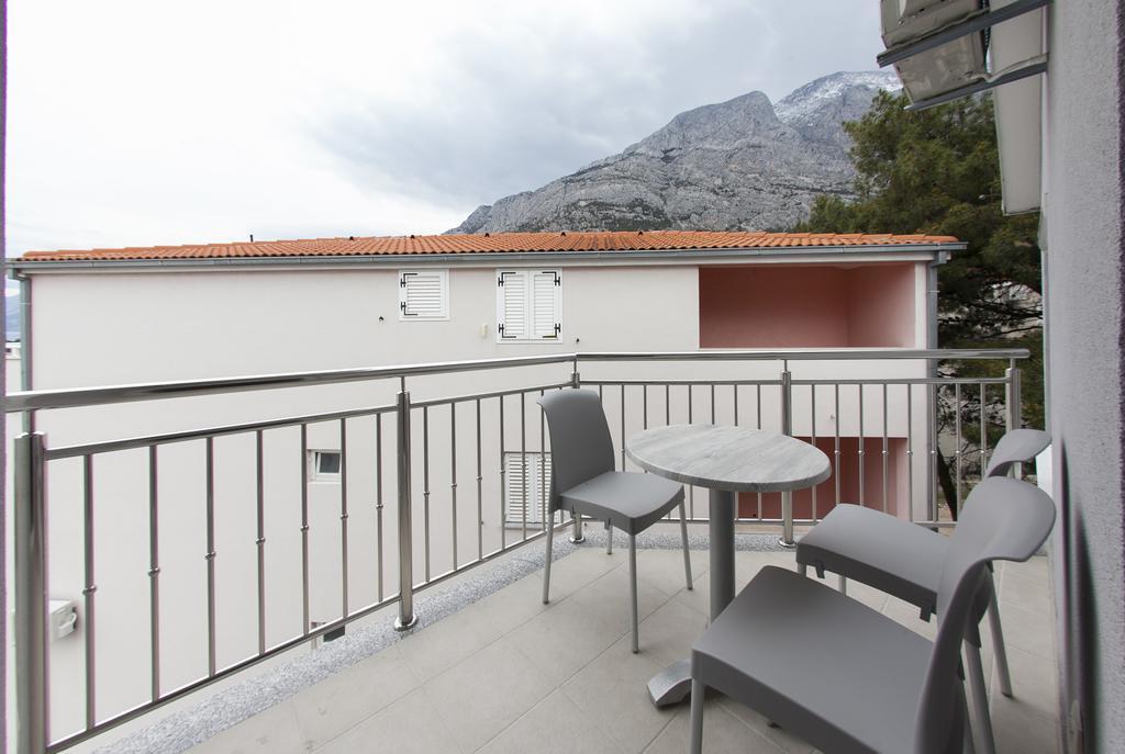 Villa Klara Guest House Baška Voda Buitenkant foto